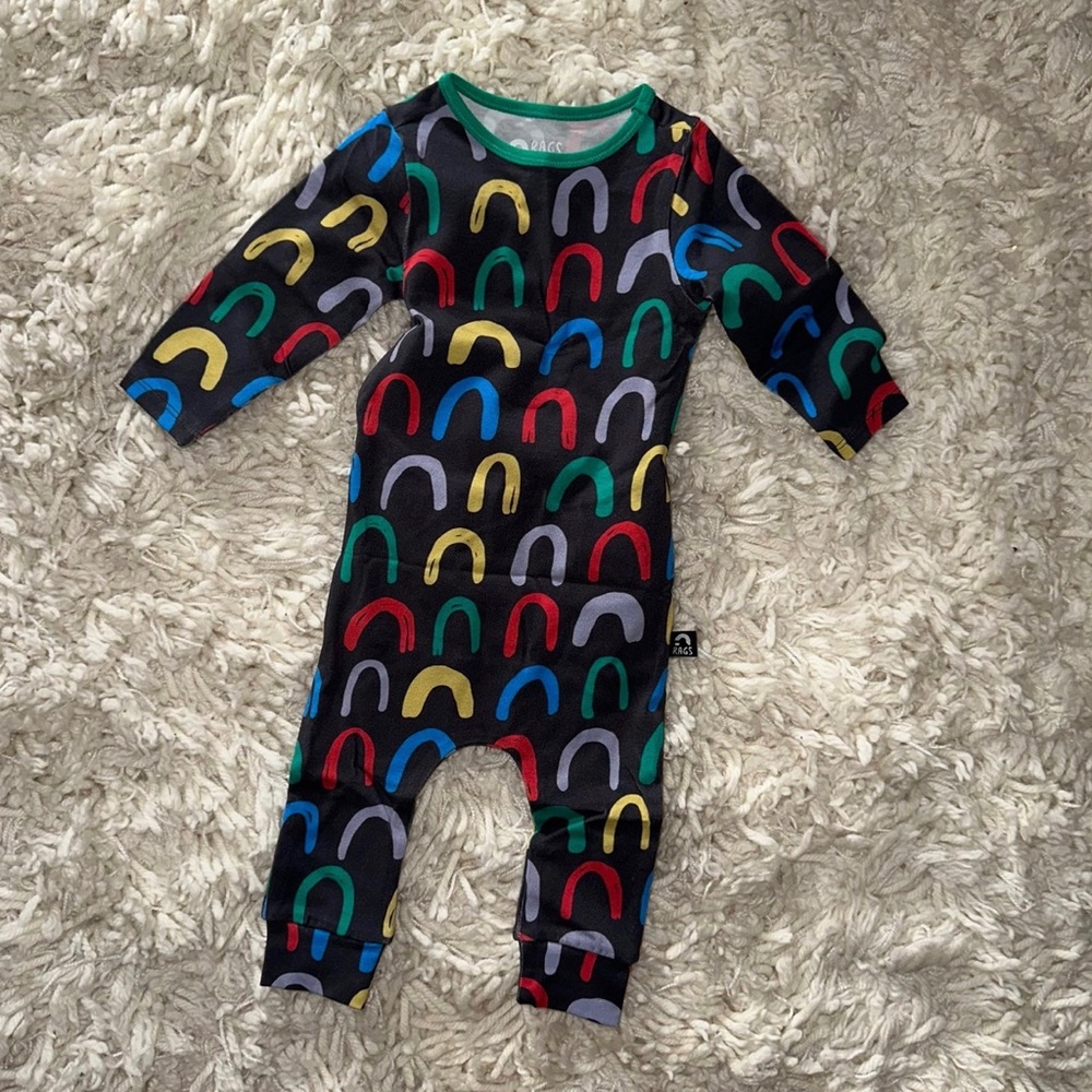 Rags to Raches Peekabooty newborn romper size 0-3 nwt rainbows
